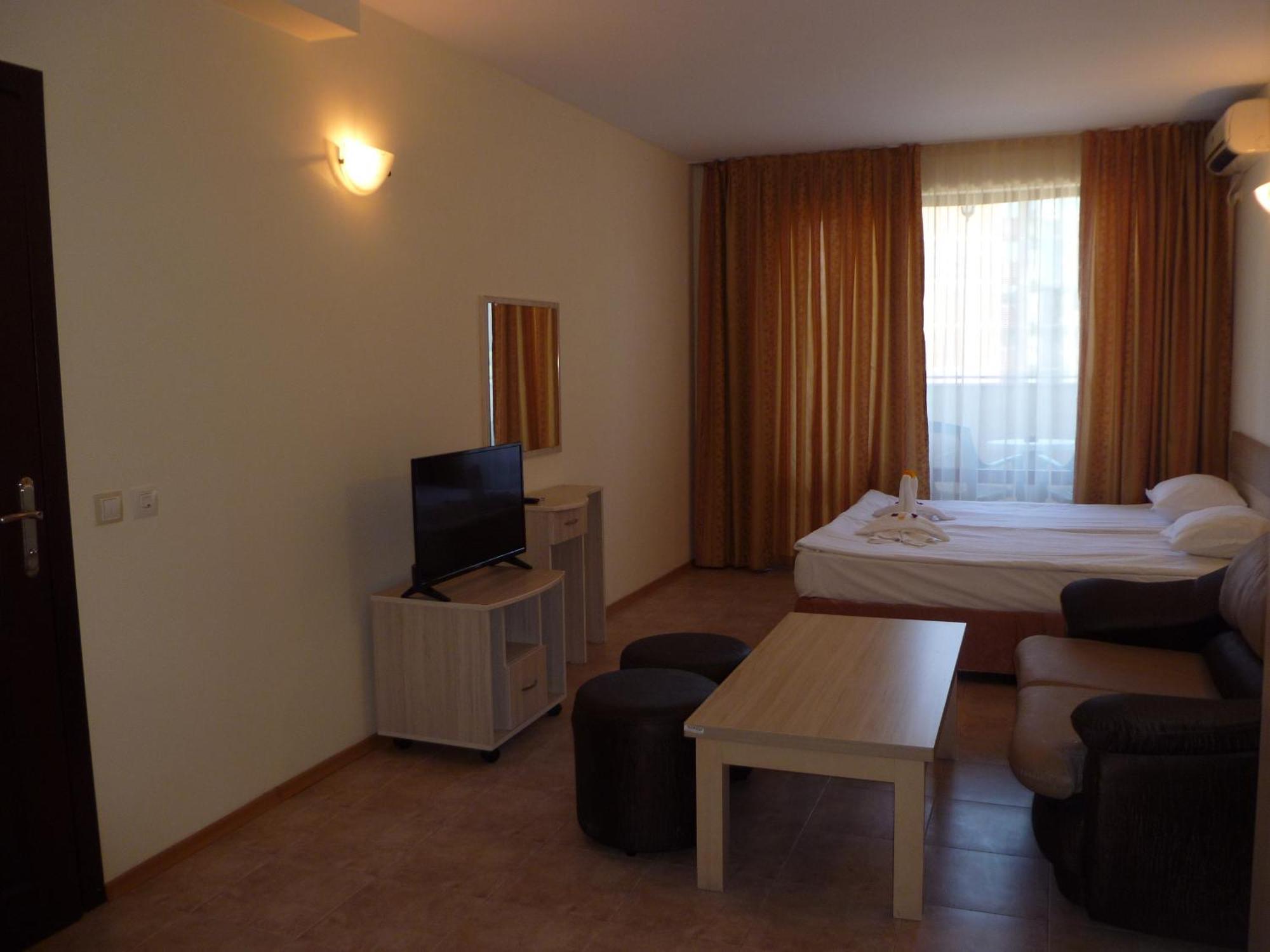 Aparthotel Tourist Complex Rose Village 2*