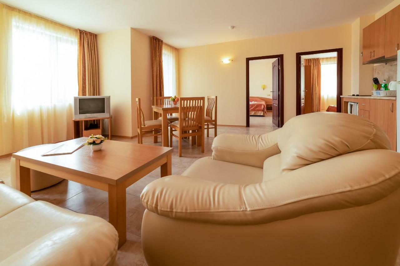 Rose Village Aparthotel 2*