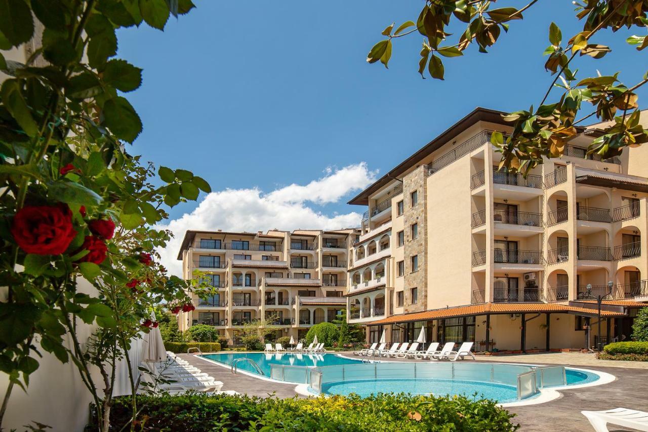Aparthotel Rose Village 2*