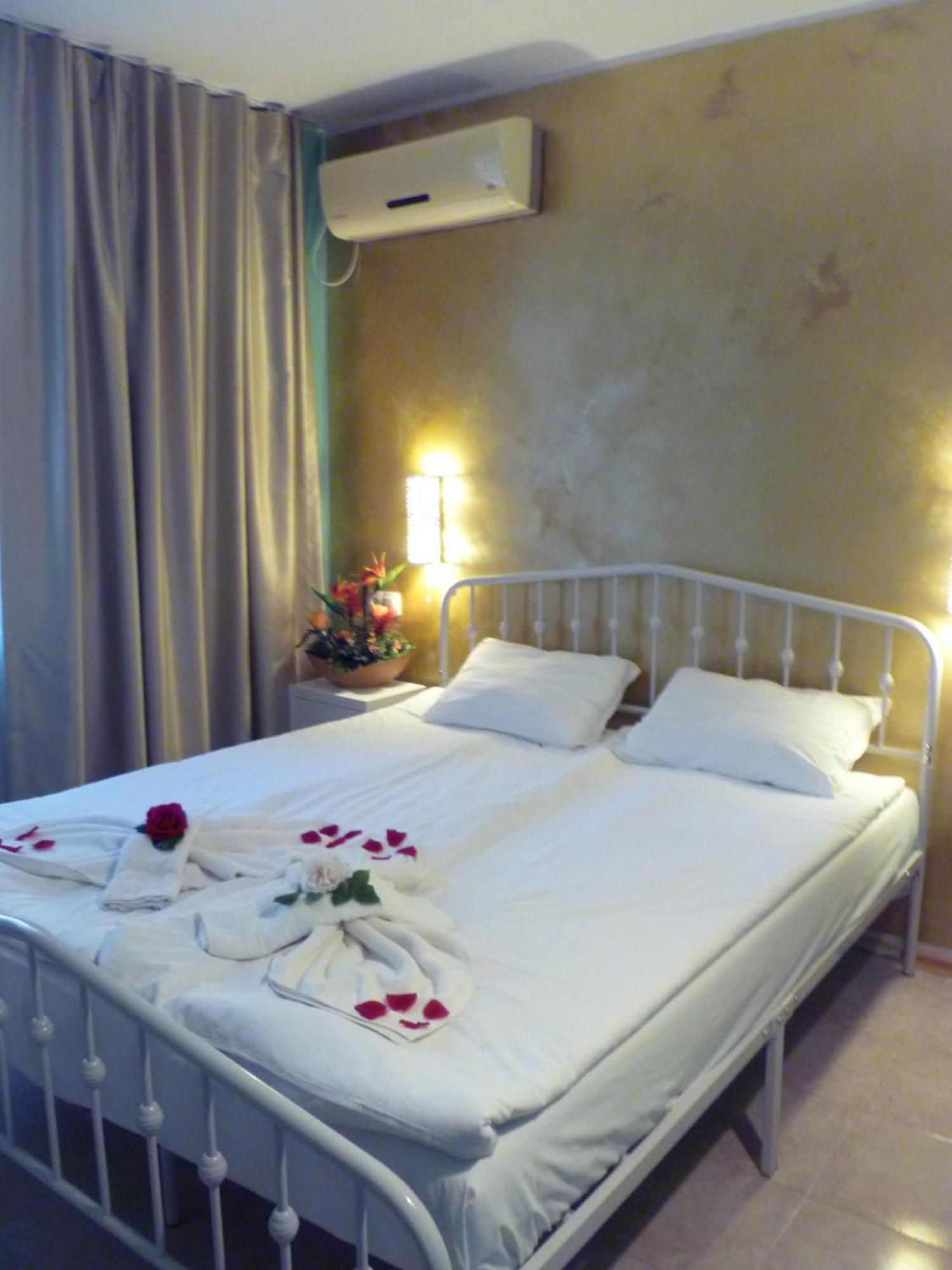 Aparthotel Rose Village 2*