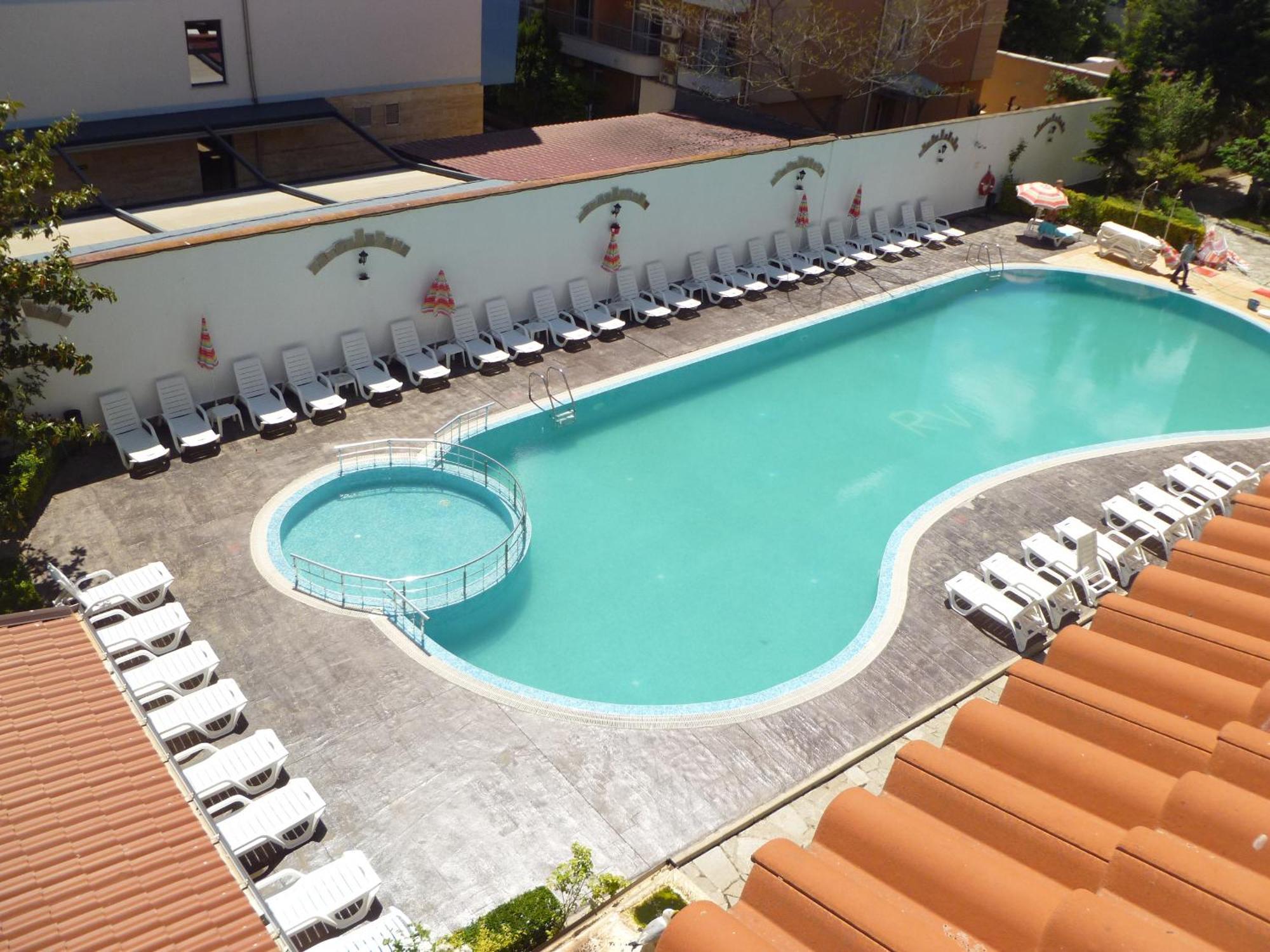 Aparthotel Rose Village