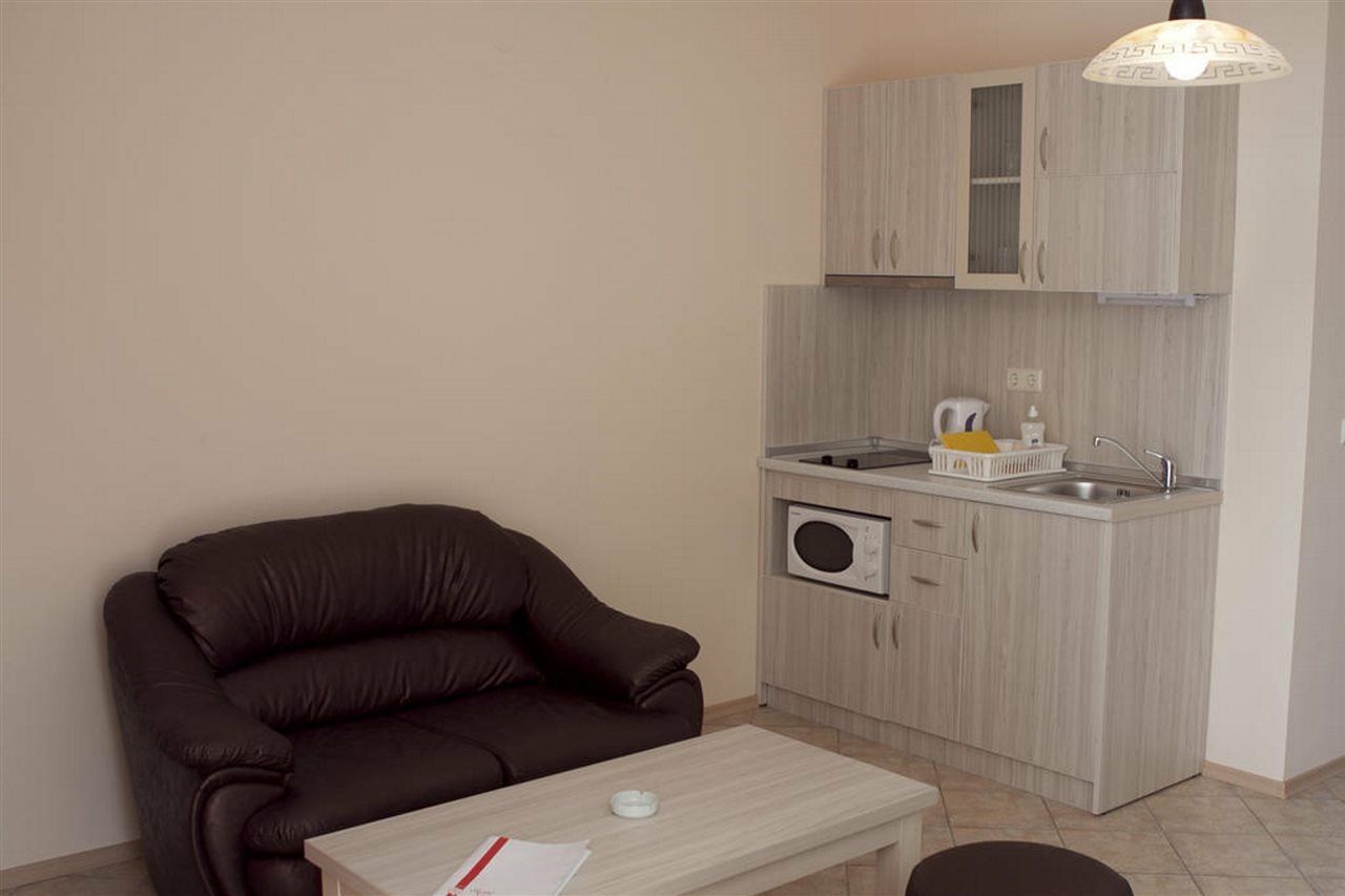 Rose Village Aparthotel